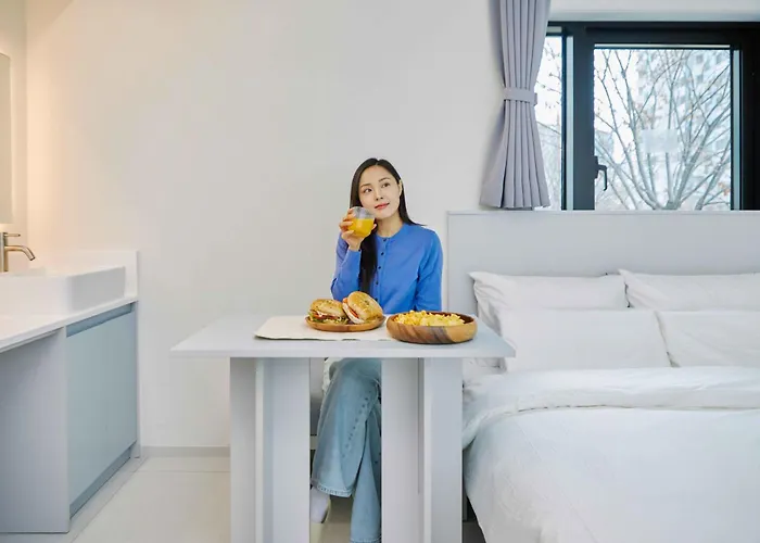 Anook Air Gaebong Hotel