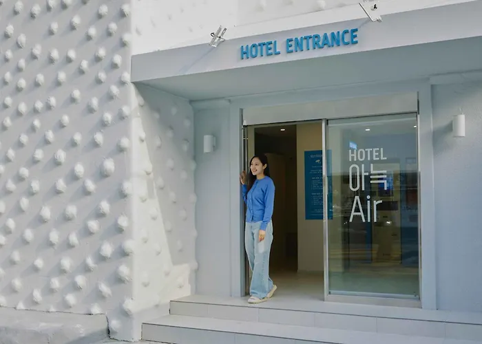 Anook Air Gaebong Hotel